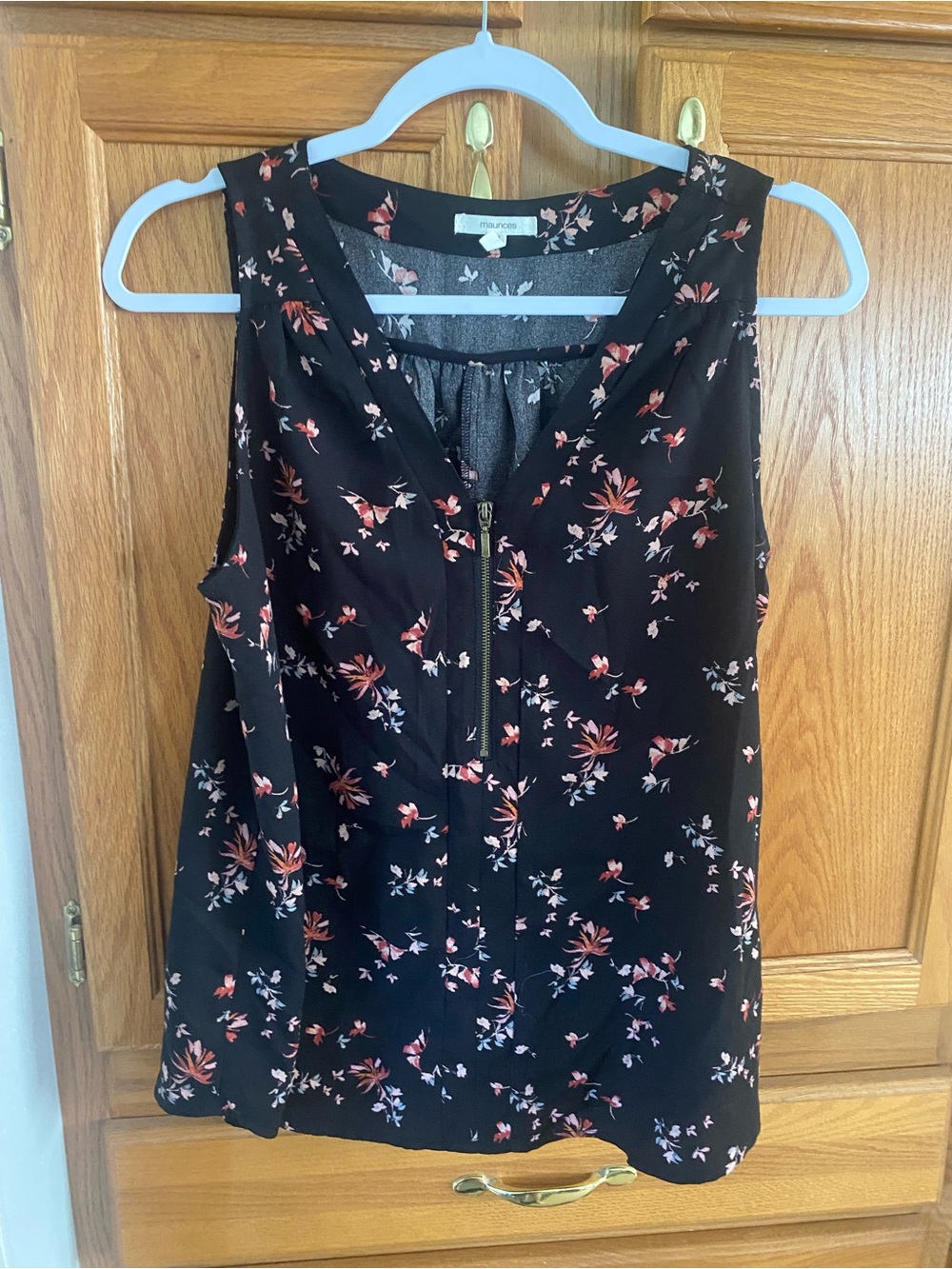 Maurices Black Sleeveless Floral Zip-Front Top